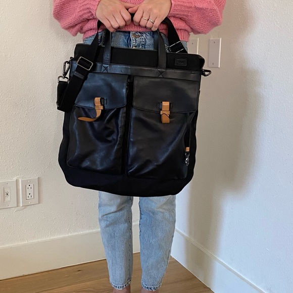 Tumi Santa Monica Whitfield Helmet Leather Nylon Tote Messenger Carry Bag - Picture 2 of 12